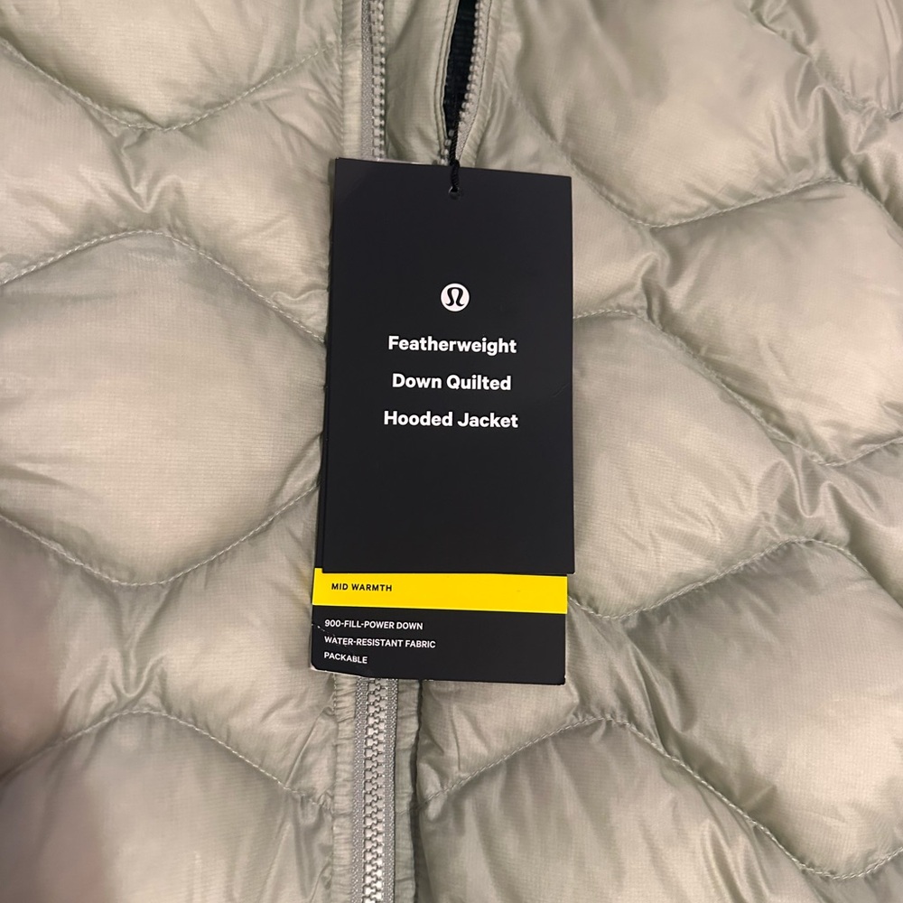 Lululemon Sage Green Featherweight Down Quilted Hooded Puffer Jacket - Picture 5 of 6